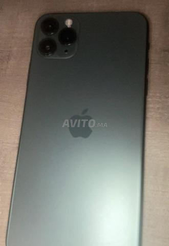 iPhone 11 Pro Max 64 Go Vert - 2