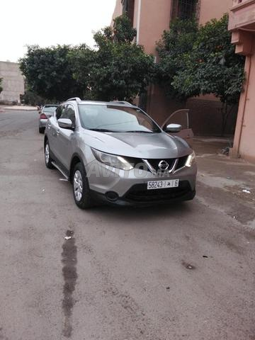 🚗 للبيع – سيارة بحالة ممتازة