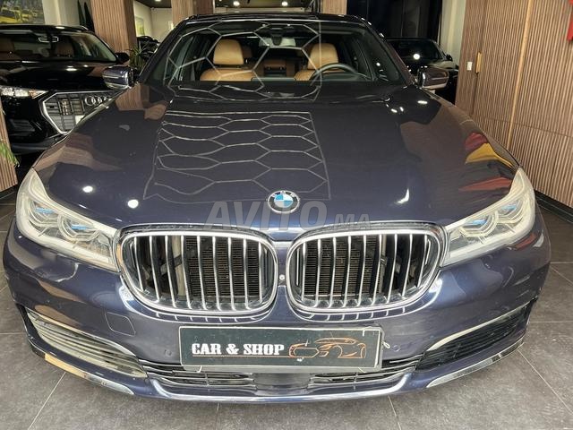 BMW الفئة السابعة ديزل أوتوماتيك 2016 بالدار البيضاء