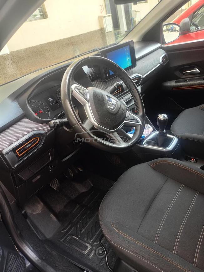 je met ma voiture dacia Stepway diesel 