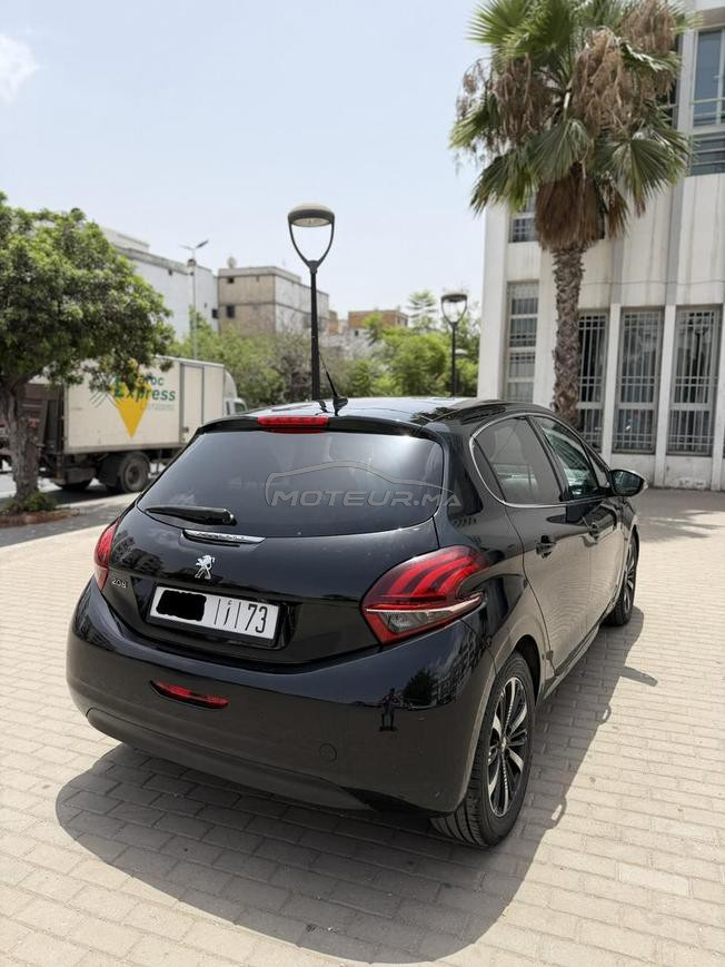 Peugeot 208 2020 with edition 1ere main