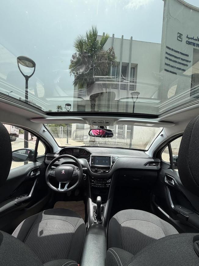 Peugeot 208 2020 with edition 1ere main
