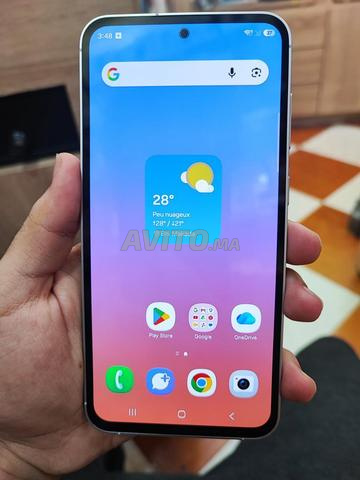 Samsung Galaxy S23 FE - 2