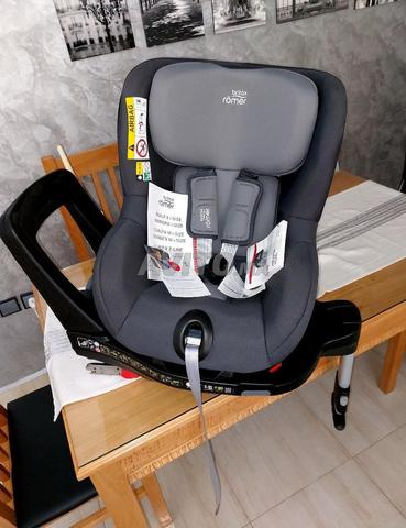 مقعد سيارة Römer Britax Dual-fix M Pro
