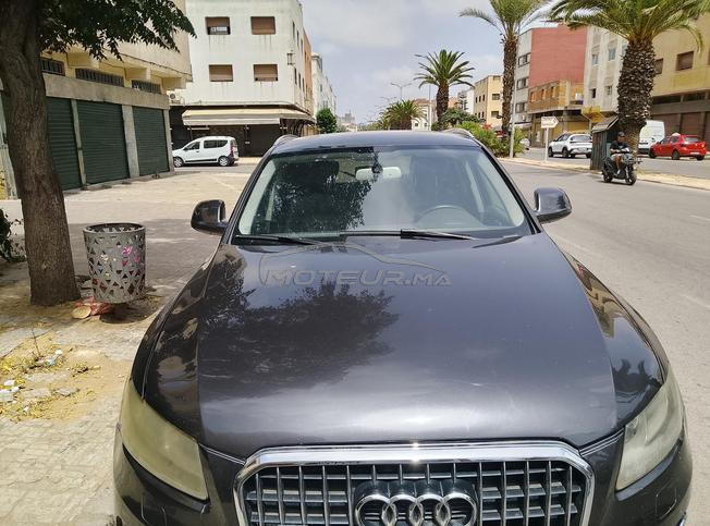Je vends une Audi Q5 de 2013 en bon état.