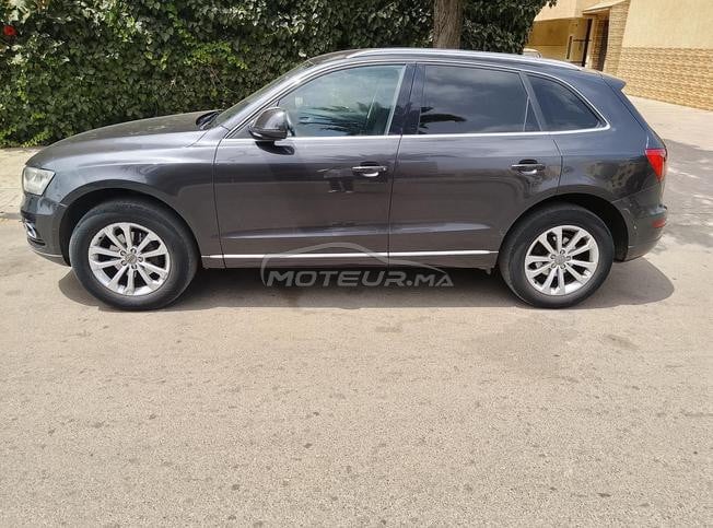 Je vends une Audi Q5 de 2013 en bon état.