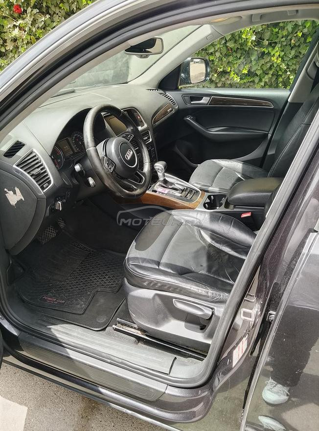 Je vends une Audi Q5 de 2013 en bon état.