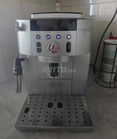 Delonghi magnifica smart comme neuf - 2