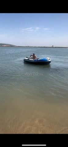 Bateau avec moteur - 2