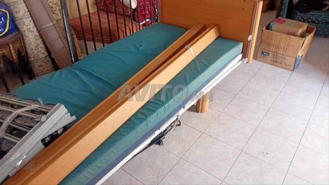 Je mets en vente un lit médical électrique - 2