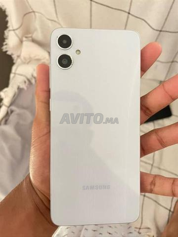 À vendre téléphone Samsung Galaxy A05 en excellent état 64GB - 2