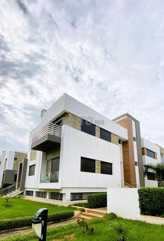 Magnifique Villa Triplex d’angle HARHOURA