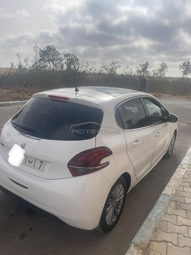 Peugeot 208 Diesel Manuelle 2018 à Bouznika