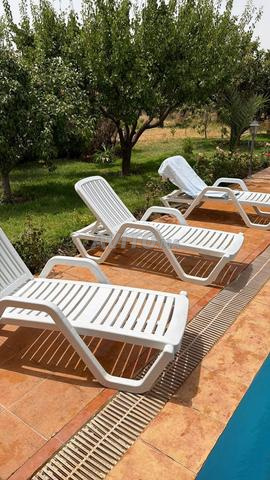 Transats de piscine avec accoudoirs supportant 200kg