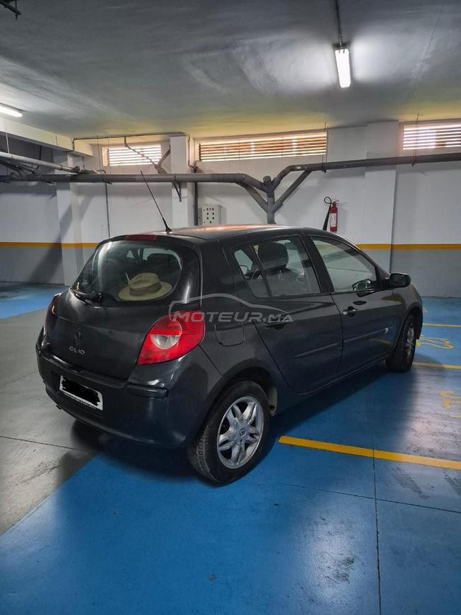 Renault Clio Essence Manuelle 2009 à Casablanca