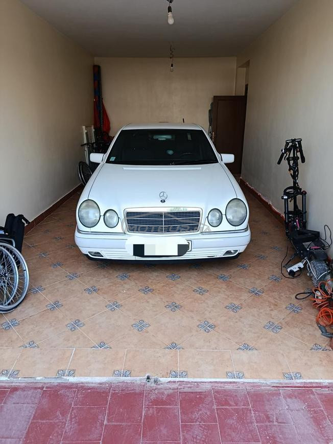 MERCEDES E290 TD MAGNIFIQUE 