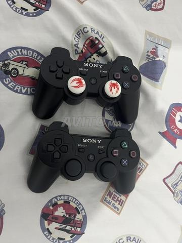 PlayStation 3 et manettes PlayStation 2 - 2