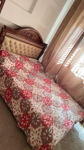 غرفة نوم كاملة مع طاولة زينة و 2 طاولات ليل - 2