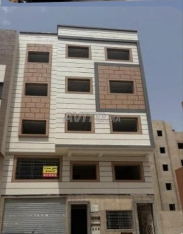 شقق فاخرة طابق فيلا ومحلات تجارية للبيع