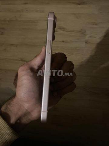 iPhone 15 normal - 2