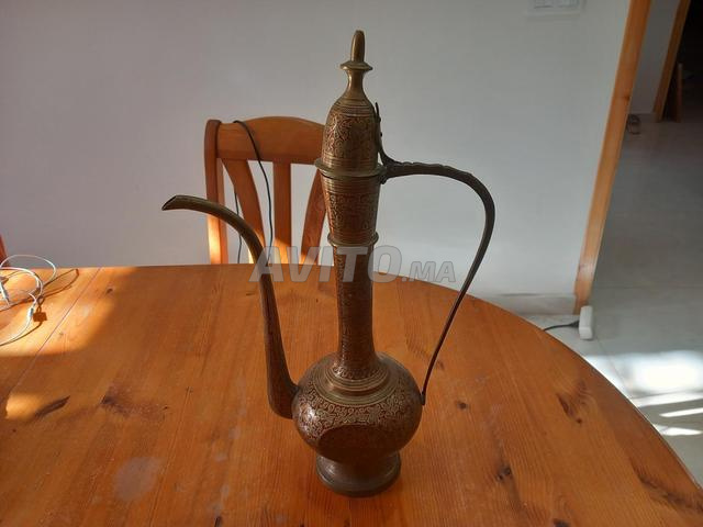 قطعة ديكور نحاسية عتيقة