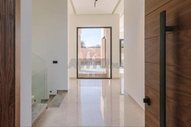 Villa à vendre de 449 m² de terrain et 300 m² construits - 2