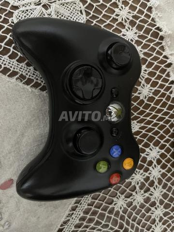 Xbox 360 très propre, pour celui qui la veut, je ferai un bon prix