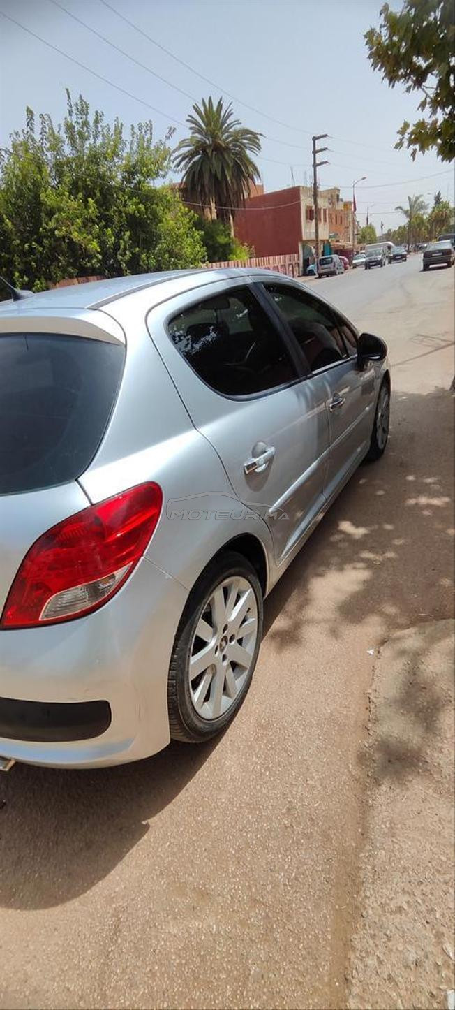 Peugeot 207 excellent état 
