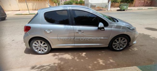Peugeot 207 excellent état 