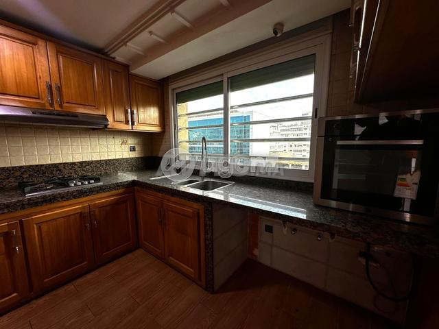 CMN-MA-2310 - Appartement à vendre à Bd Abdelmoumen - 2