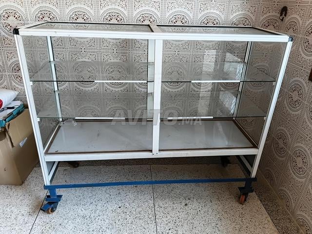 Vitrine en aluminium
