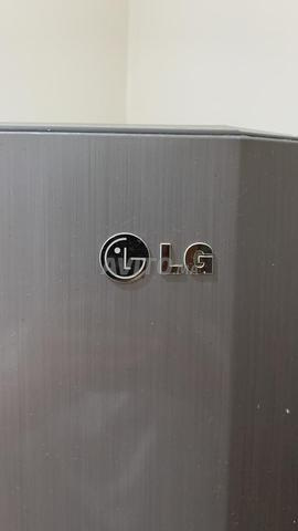 ثلاجة LG مستعملة، تعمل بكفاءة 100%