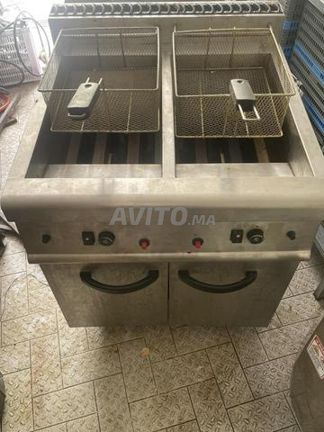 Friteuse professionnelle 2 paniers 20l chaque panier - 2