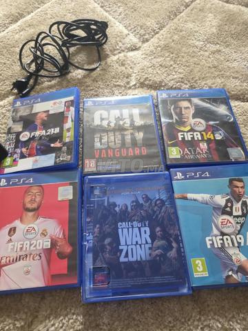 PlayStation 4 Slim avec Manette et 11 Jeux - 2