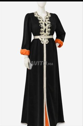 Des caftans en très bon état en vente