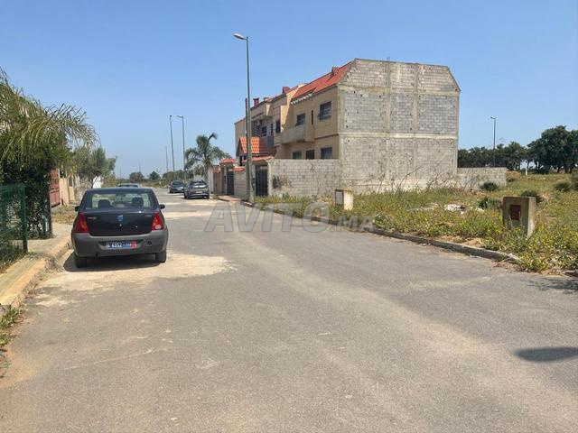 Terrain titré 200m² à bâtir Benslimane