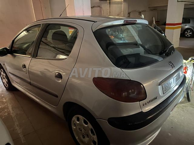 بيجو 206 ديزل يدوية 2005 في الرباط - 2