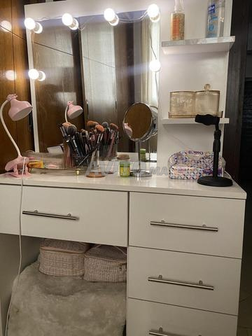 Coiffeuse blanche moderne avec miroir Hollywood - 2