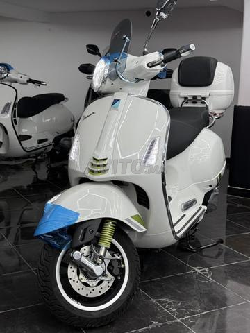Vespa 310 SuperTech Bianco Innocente Neon Green