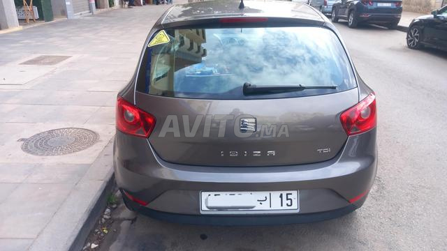 Seat Ibiza Diesel Manuelle 2017 à Fès - 2
