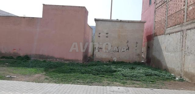 أرض للبيع قرب الكورنيش - 2
