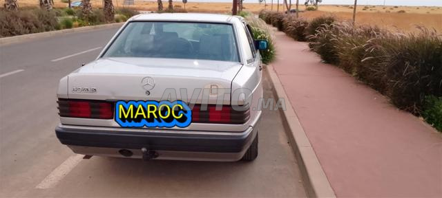 مرسيدس بنز 190 D
