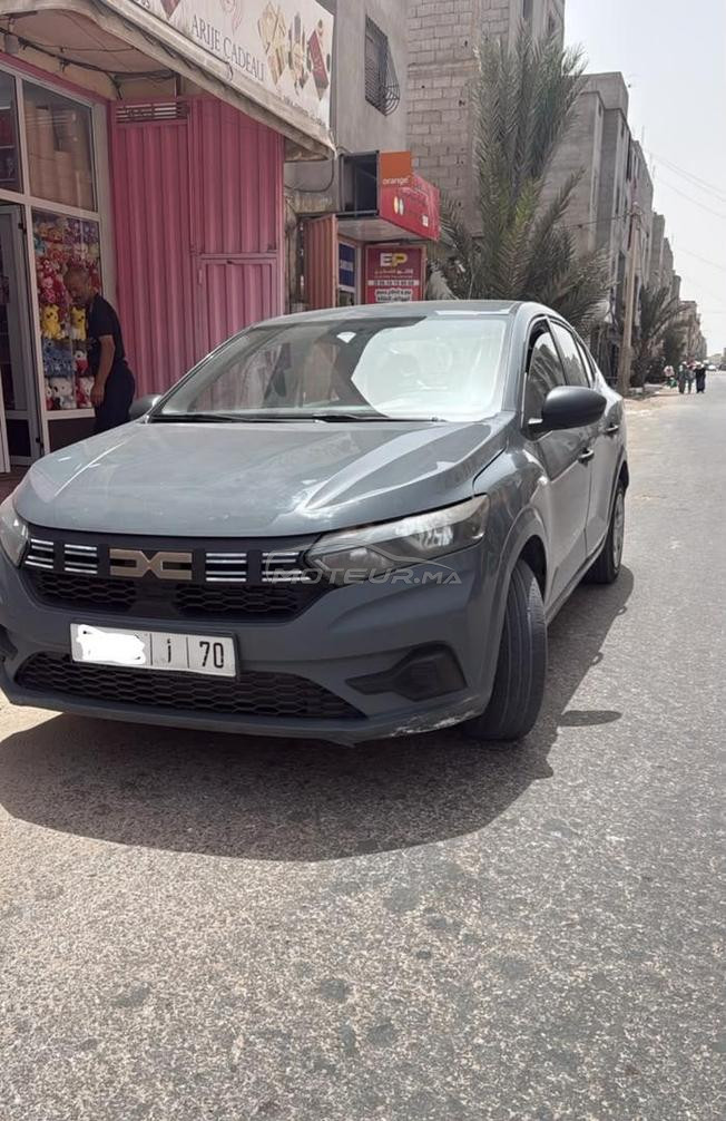 سيارة في حالة جيدة 