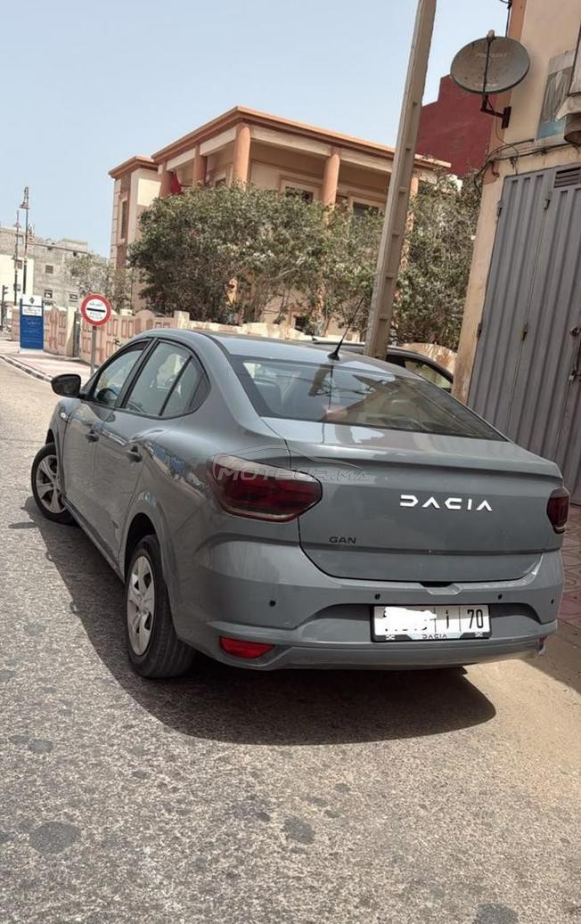 سيارة في حالة جيدة 