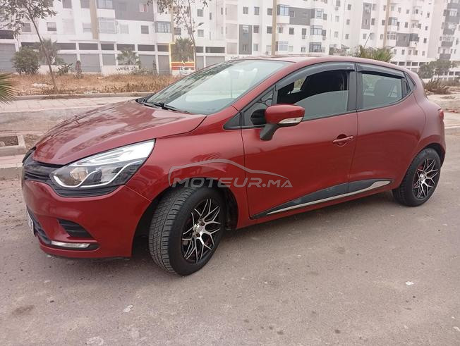 je met en vente ma voiture clio 4