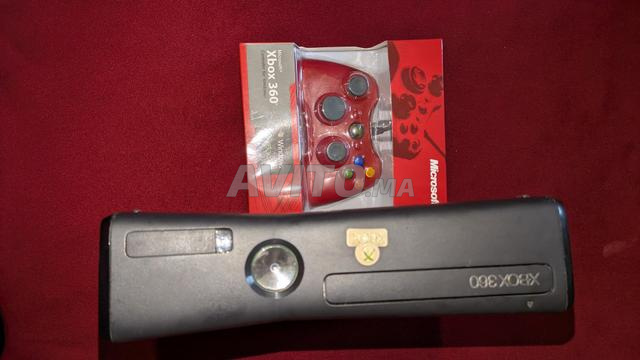 Xbox 360 slim مع يدتي تحكم و 17 لعبة في الخرطوم