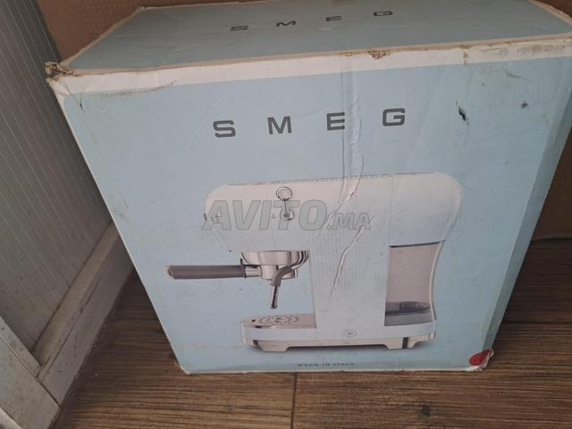 آلة قهوة SMEG جديدة - 2