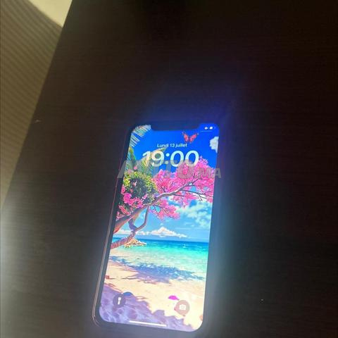 iPhone XR rouge - 2
