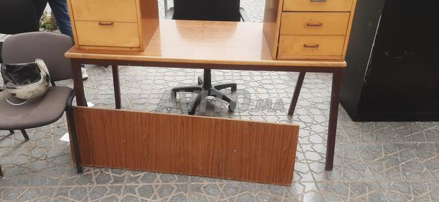 مكتب كبير مساحته 1.60\80 - 2