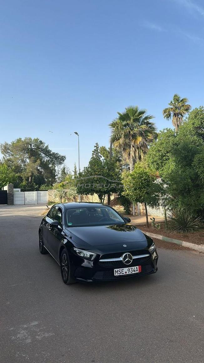 mecedes clas a  n9iya bzf kolchi original fiha